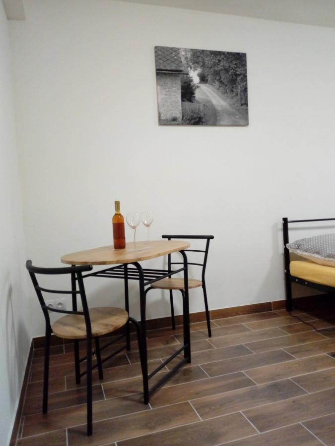 Penzion Maco Buchlovice Bagian luar foto